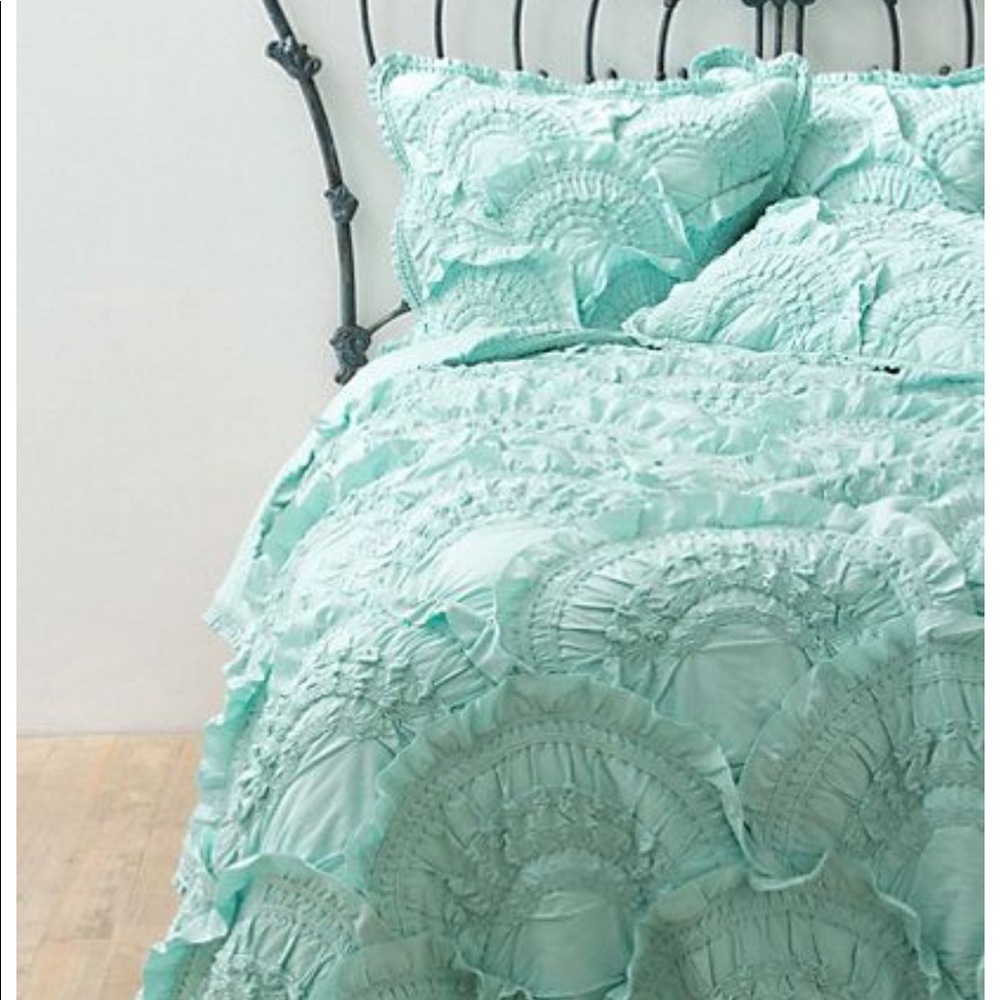 Anthropologie Mint Queen “Rivulets” Bedspread Set